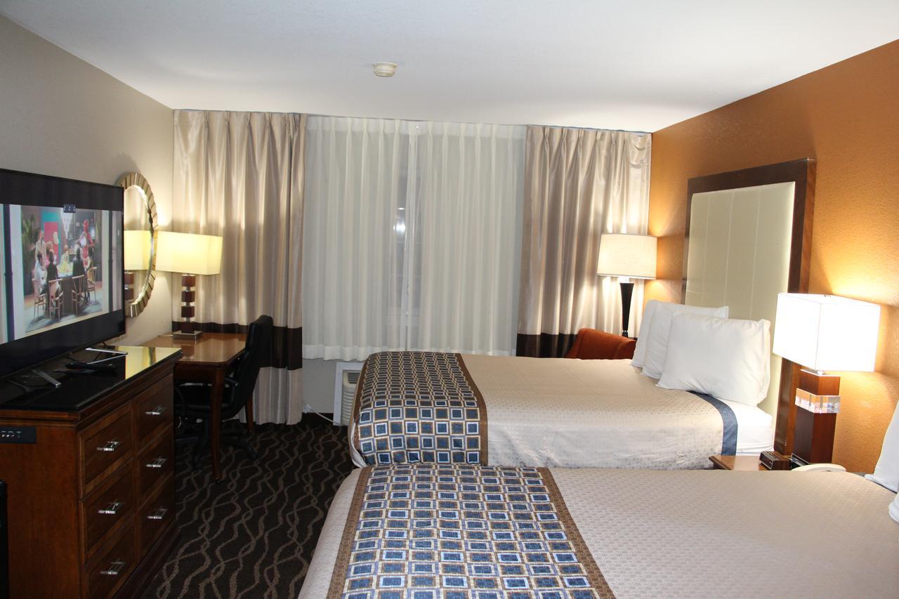 Double Queen with Two Queen Beds - Non-Smoking - Indoor,636776811:JPEG